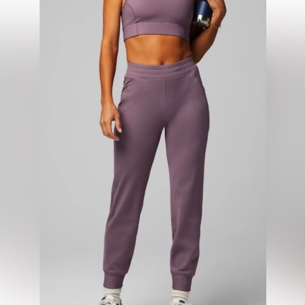 Fabletics Women’s On the Go Cold Weather Joggers